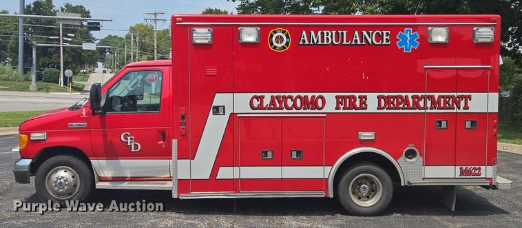 image for item EF1855 2006 Ford E450  ambulance