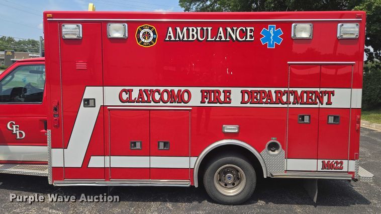 image for item EF1855 2006 Ford E450  ambulance