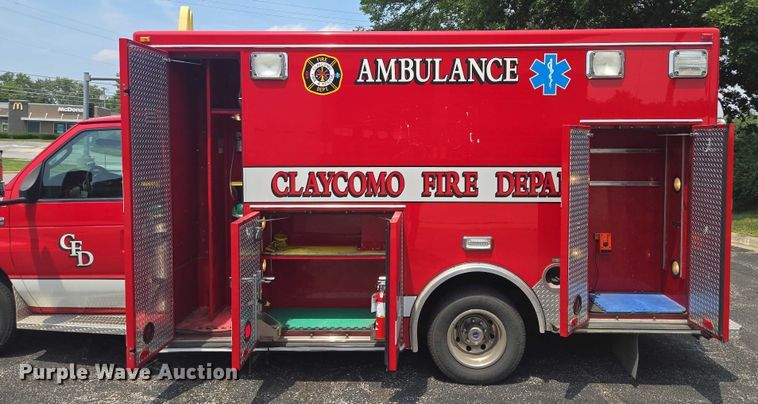 image for item EF1855 2006 Ford E450  ambulance