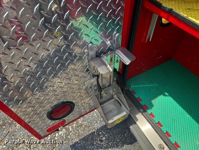 image for item EF1855 2006 Ford E450  ambulance