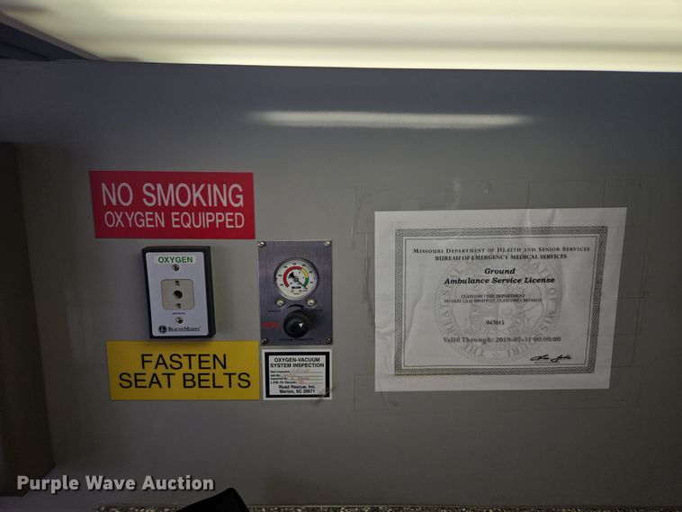 image for item EF1855 2006 Ford E450  ambulance