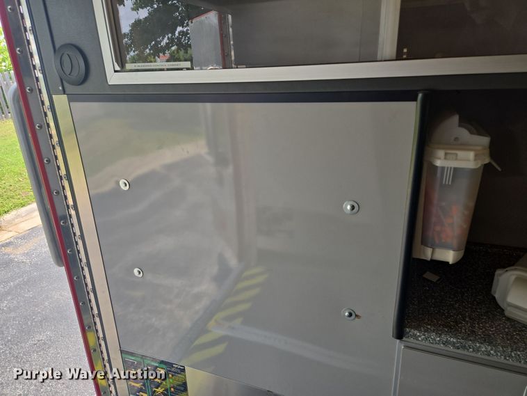 image for item EF1855 2006 Ford E450  ambulance