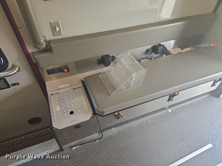 image for item EF1855 2006 Ford E450  ambulance