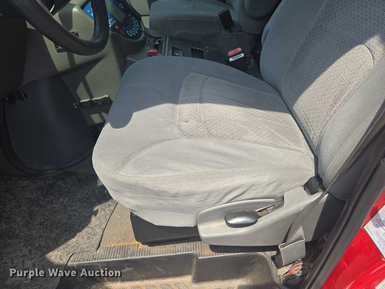 image for item EF1855 2006 Ford E450  ambulance