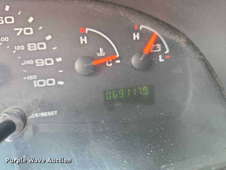 image for item EF1855 2006 Ford E450  ambulance