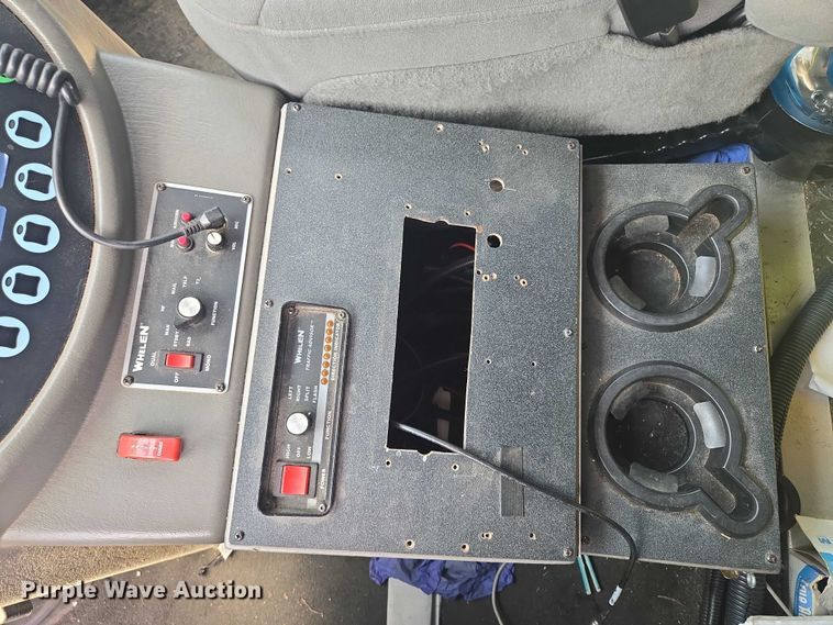 image for item EF1855 2006 Ford E450  ambulance