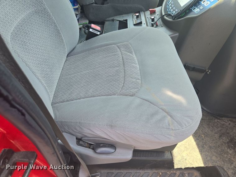 image for item EF1855 2006 Ford E450  ambulance