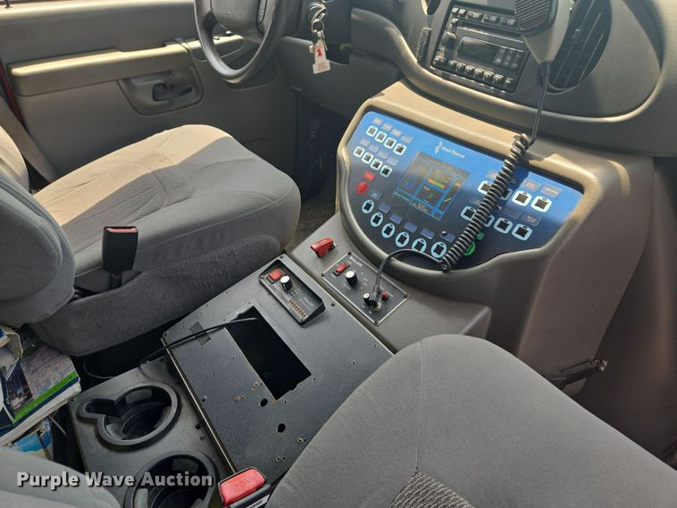 image for item EF1855 2006 Ford E450  ambulance