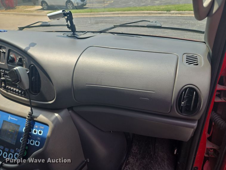 image for item EF1855 2006 Ford E450  ambulance