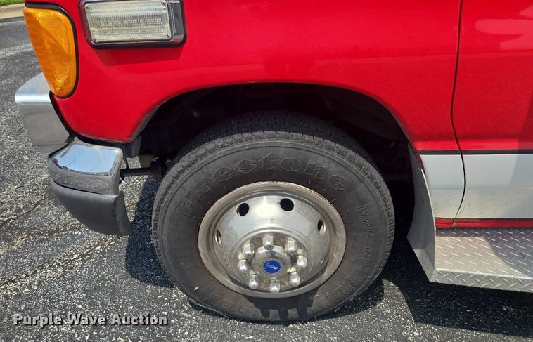 image for item EF1855 2006 Ford E450  ambulance