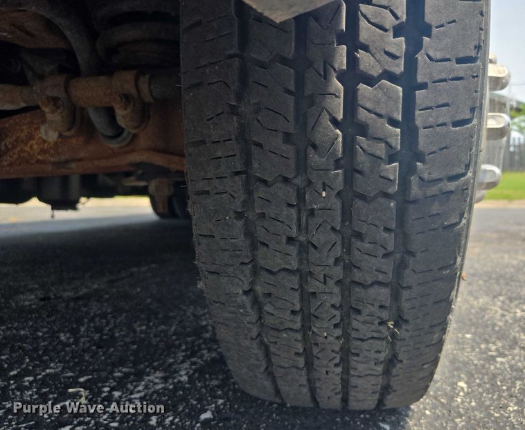 image for item EF1855 2006 Ford E450  ambulance