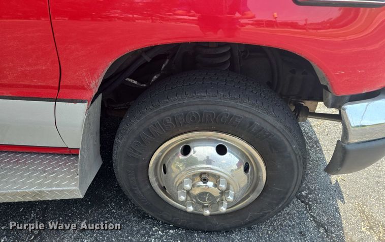 image for item EF1855 2006 Ford E450  ambulance