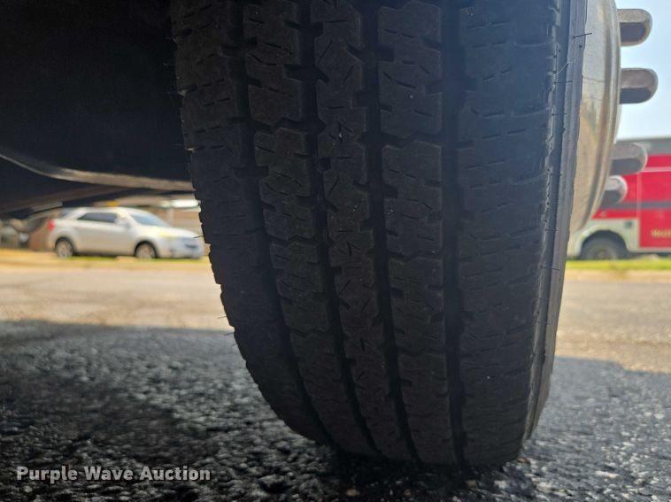 image for item EF1855 2006 Ford E450  ambulance