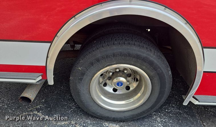 image for item EF1855 2006 Ford E450  ambulance