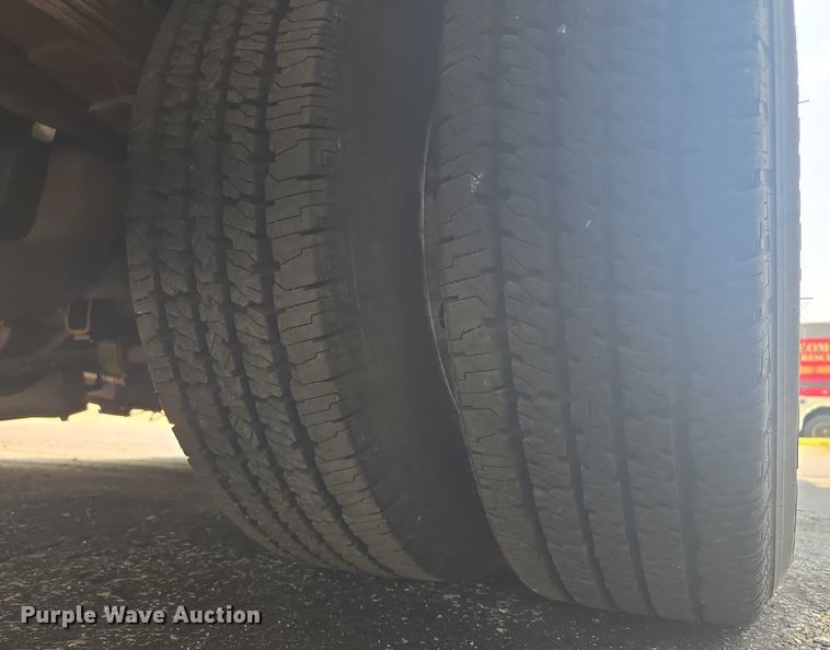 image for item EF1855 2006 Ford E450  ambulance