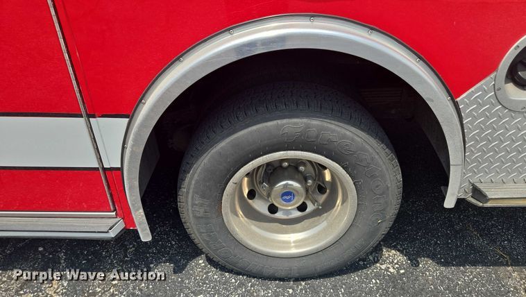 image for item EF1855 2006 Ford E450  ambulance