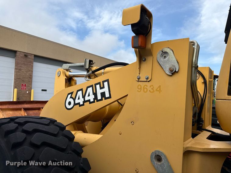 image for item EF1876 1999 John Deere 644H wheel loader