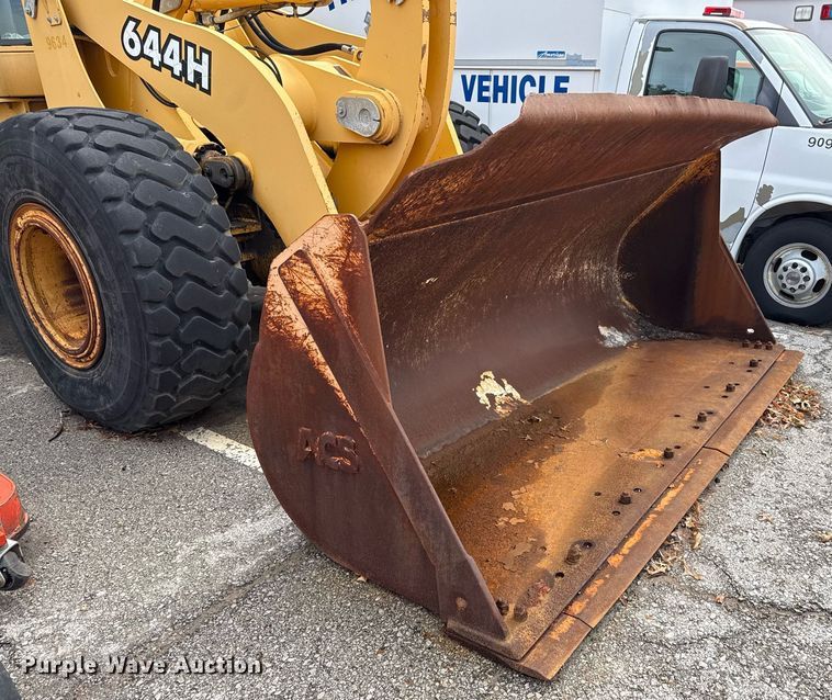image for item EF1876 1999 John Deere 644H wheel loader