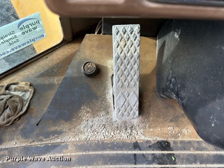 image for item EF1876 1999 John Deere 644H wheel loader