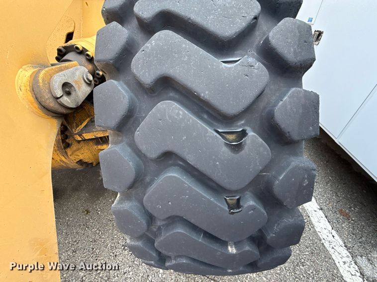 image for item EF1876 1999 John Deere 644H wheel loader