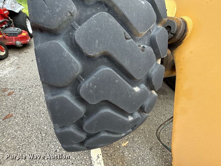image for item EF1876 1999 John Deere 644H wheel loader