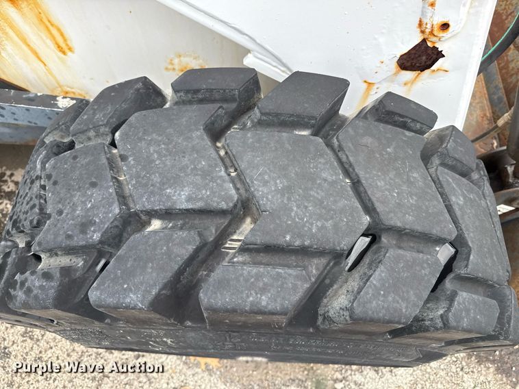 image for item EF1879 1996 Bobcat 873 skid steer loader