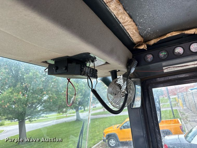 image for item EF1880 1998 Case 821B wheel loader