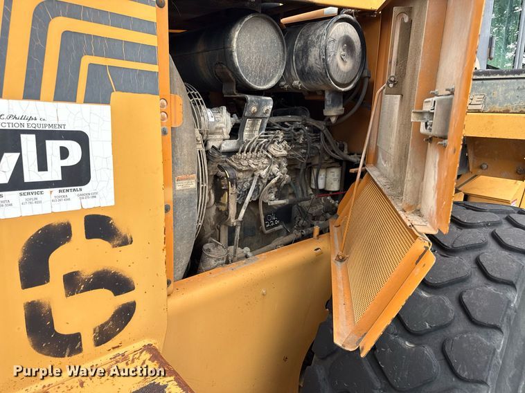 image for item EF1880 1998 Case 821B wheel loader