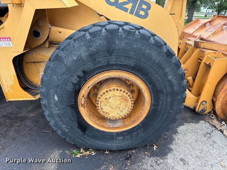image for item EF1880 1998 Case 821B wheel loader