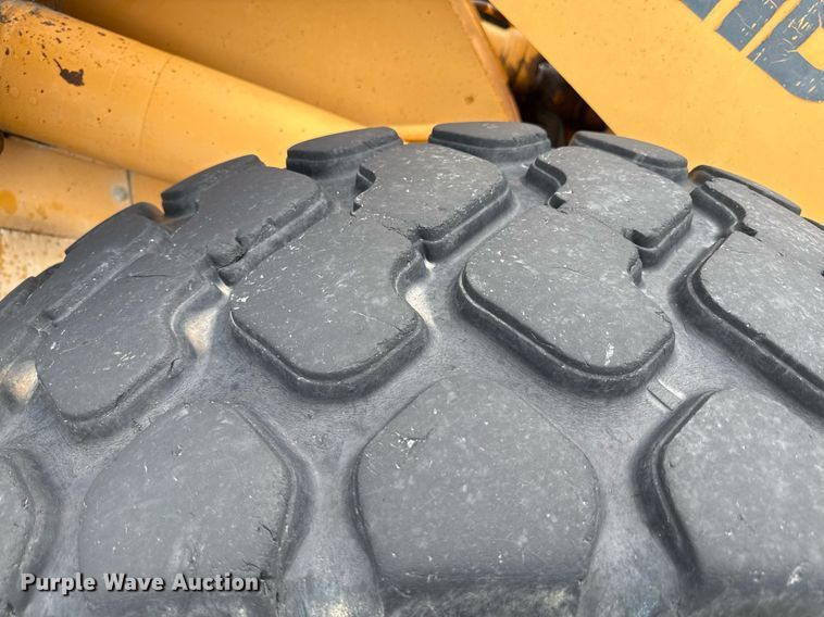 image for item EF1880 1998 Case 821B wheel loader