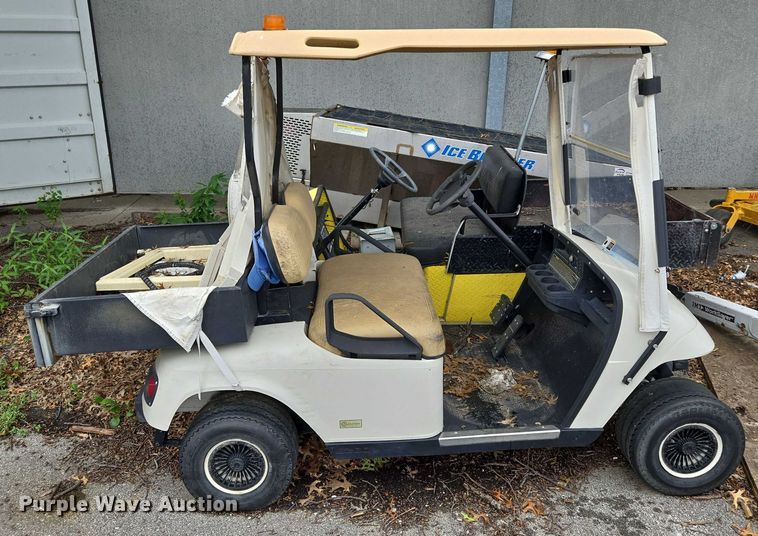 image for item EF1891 (2) EZ GO golf carts
