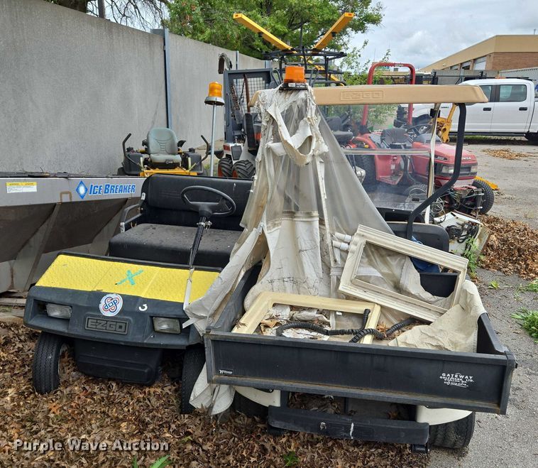 image for item EF1891 (2) EZ GO golf carts