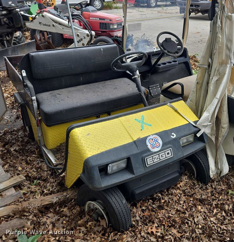 image for item EF1891 (2) EZ GO golf carts