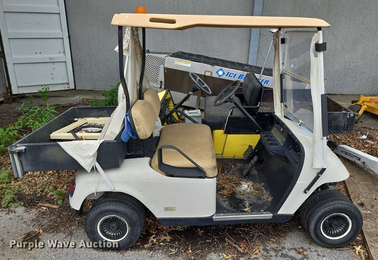 image for item EF1891 (2) EZ GO golf carts