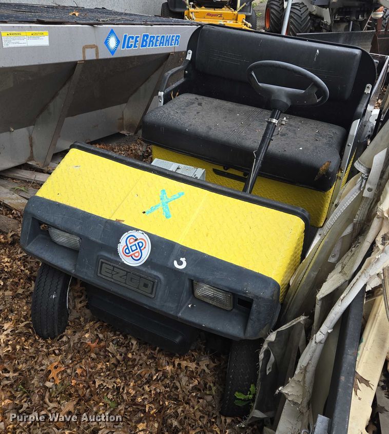 image for item EF1891 (2) EZ GO golf carts