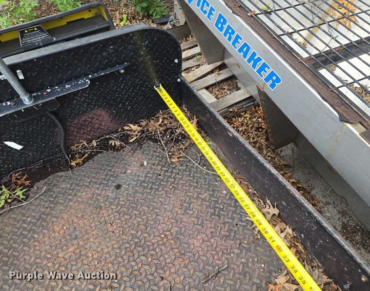 image for item EF1891 (2) EZ GO golf carts