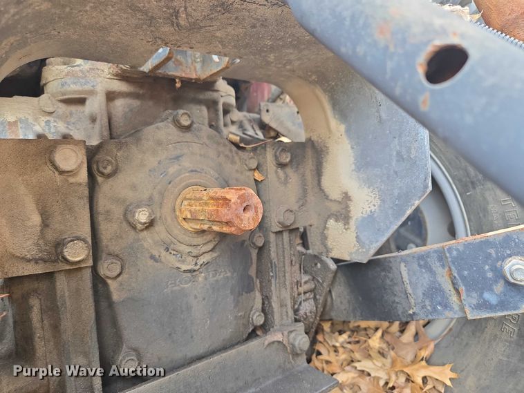 image for item EF1894 Honda 6522 tractor