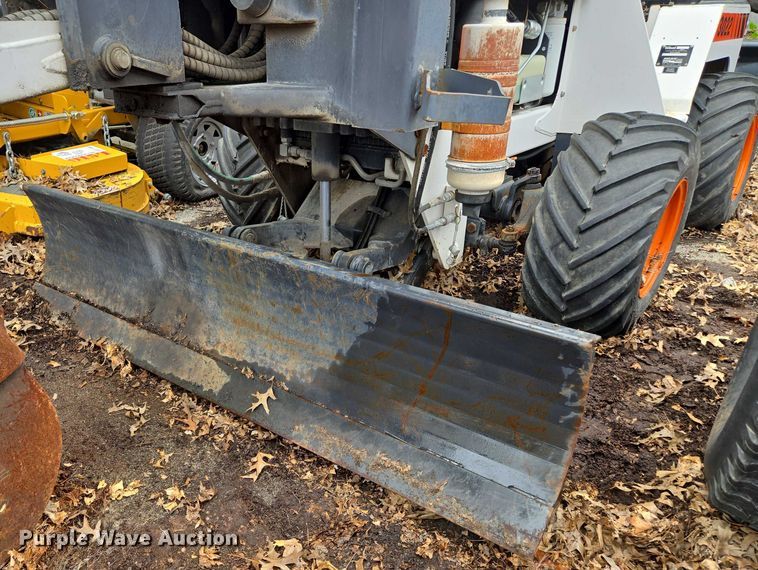 image for item EF1895 1990 Bobcat 3022 trencher