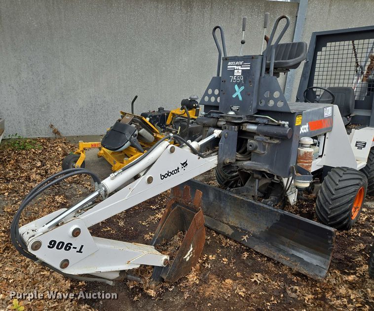image for item EF1895 1990 Bobcat 3022 trencher