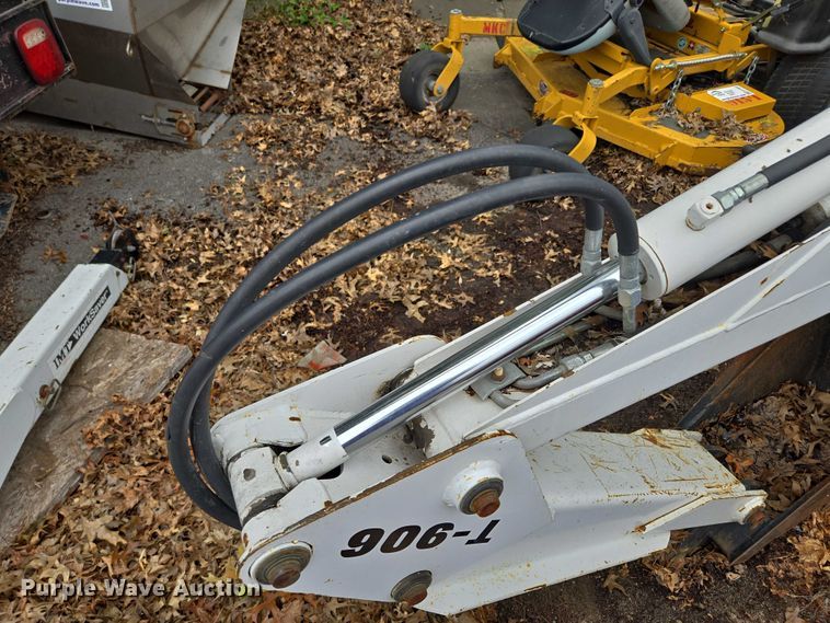 image for item EF1895 1990 Bobcat 3022 trencher