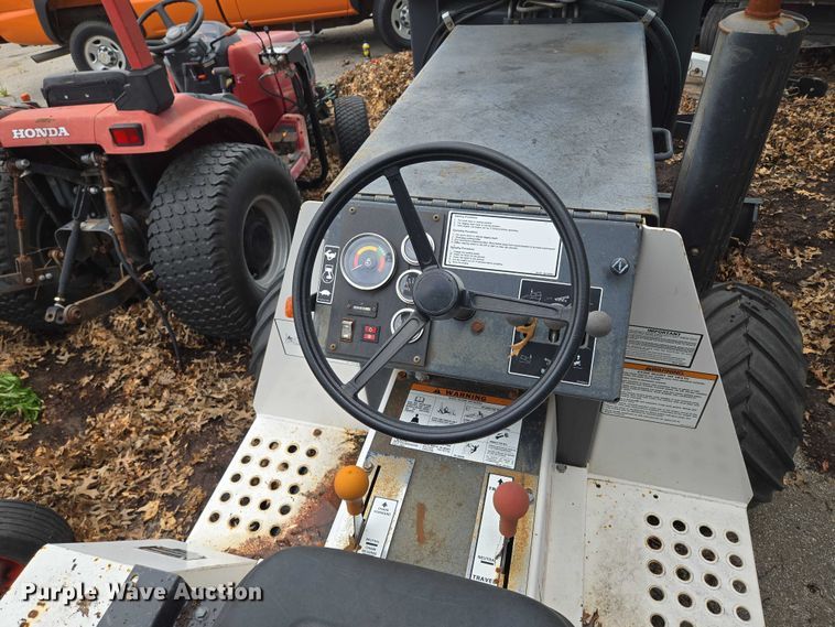 image for item EF1895 1990 Bobcat 3022 trencher