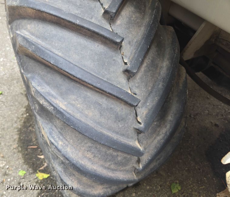 image for item EF1895 1990 Bobcat 3022 trencher