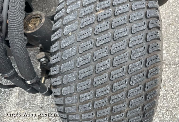 image for item EF1896 2006 Jacobson HR9016 lawn mower