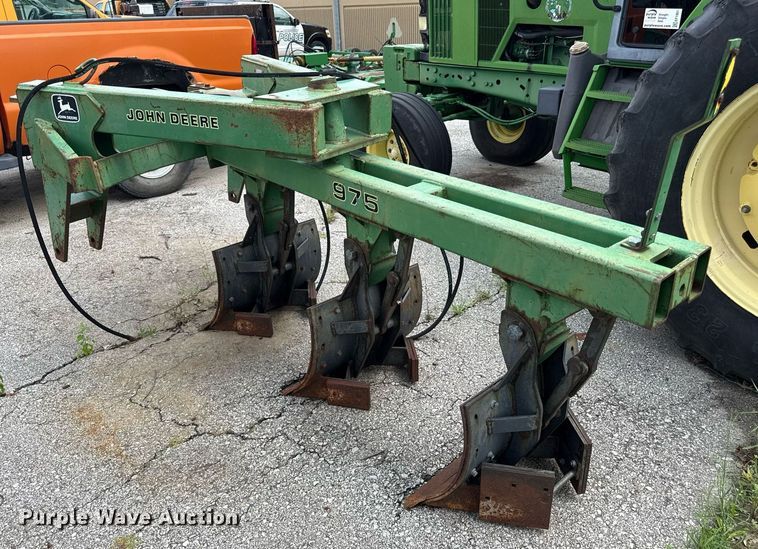 image for item EF1900 John Deere 975 plow