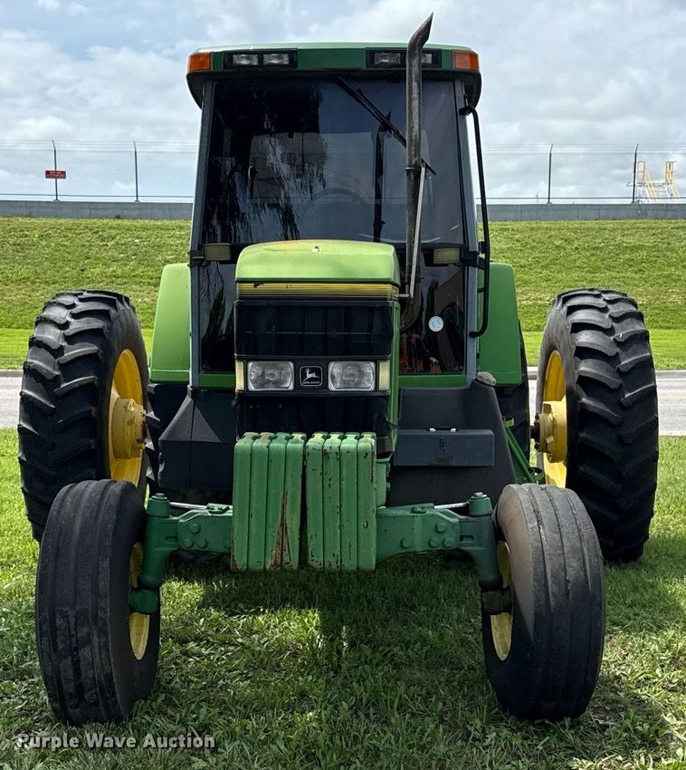 image for item EF1901 John Deere 7200 tractor