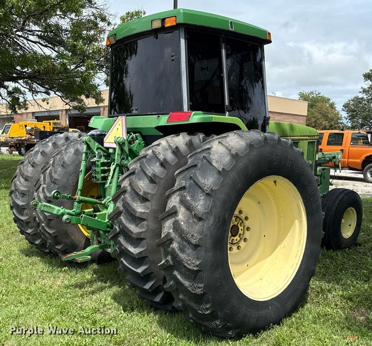 image for item EF1901 John Deere 7200 tractor
