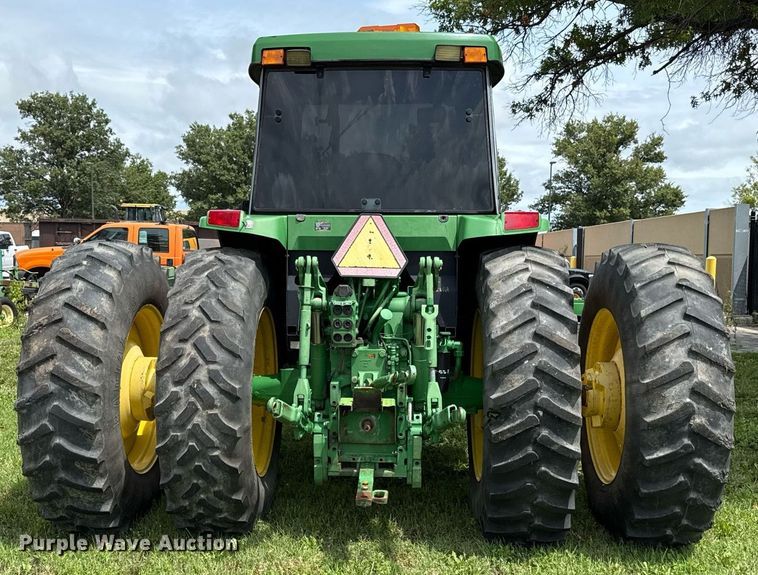 image for item EF1901 John Deere 7200 tractor