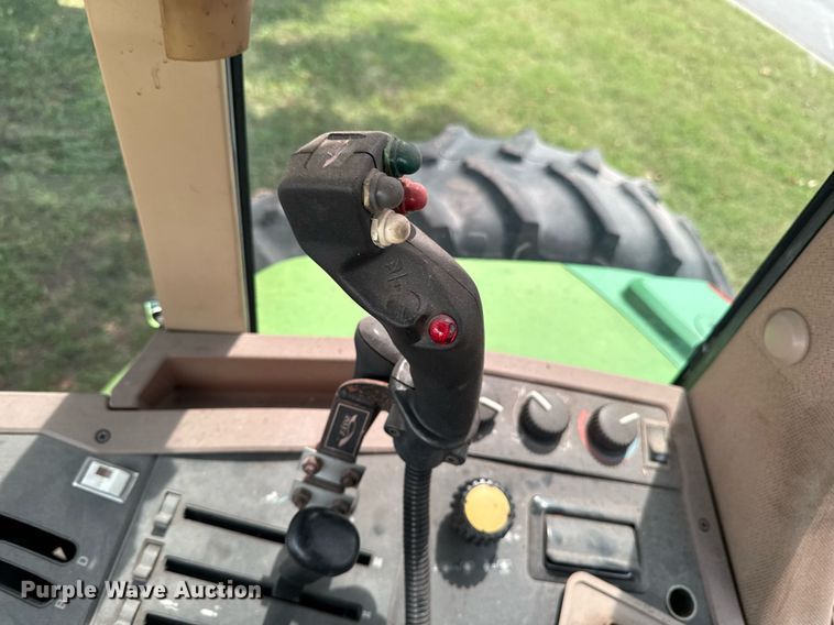 image for item EF1901 John Deere 7200 tractor