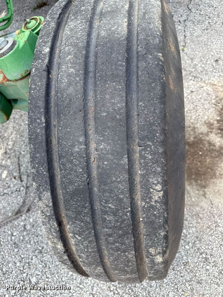 image for item EF1901 John Deere 7200 tractor