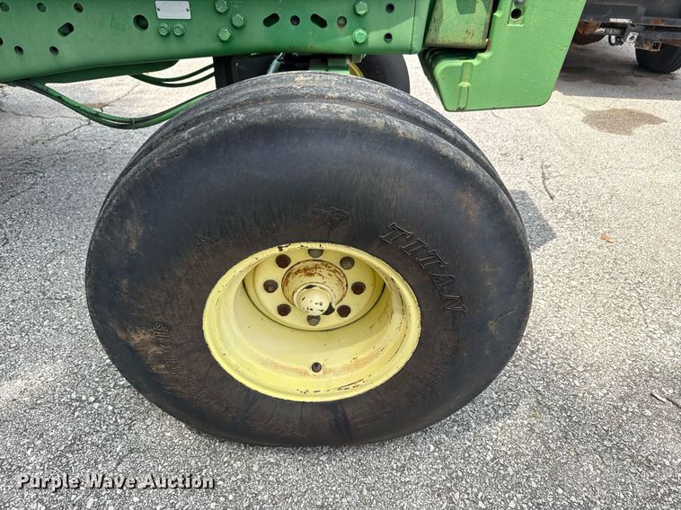 image for item EF1901 John Deere 7200 tractor